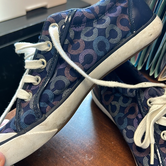 Size 7.5 almost new Coach runners - Picture 3 of 5